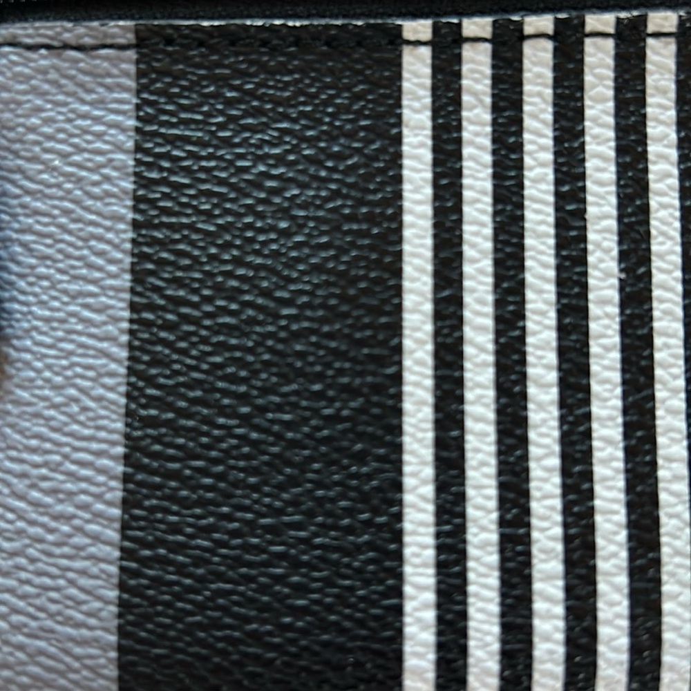 Vera Bradley Textured Wallet - Picture 3 of 11